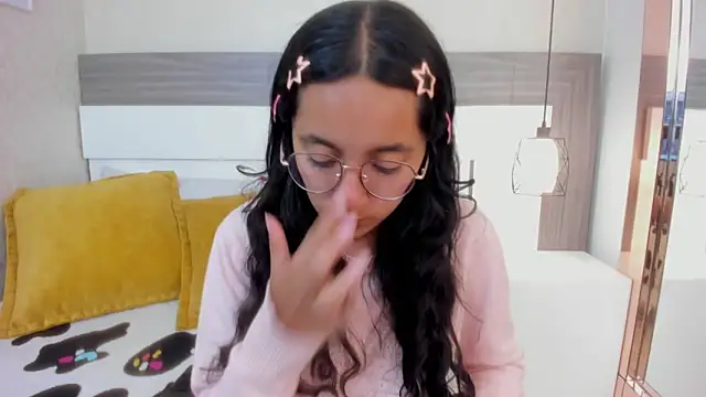 Snapshot of Emilyblussh chatting on 02/27/26, 06:52 Emilyblussh online show from 02/27/26, 06:52