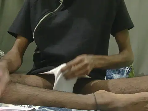 Snapshot of Sexyoreoslim34 chatting on 02/27/26, 05:07 Sexyoreoslim34 online show from 02/27/26, 05:07