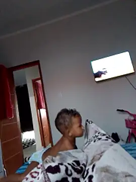 Snapshot of elane1208 chatting on 02/14/26, 10:34 elane1208 online show from 02/14/26, 10:34