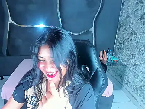 Iris Laus online show from 04/23/26, 03:36