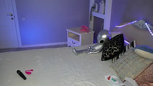 AlisMil online show from 02/19/26, 10:22