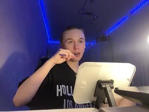 melissashineee online show from 02/25/26, 11:42