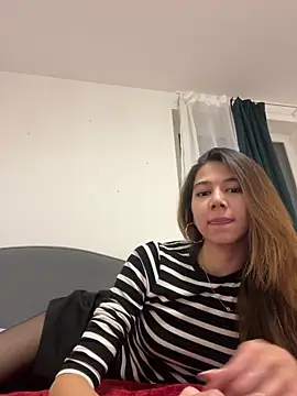 Snapshot of KiraVixenSweet chatting on 02/14/26, 12:51 KiraVixenSweet online show from 02/14/26, 12:51