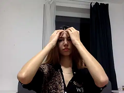 Snapshot of KiraVixenSweet chatting on 02/23/26, 07:33 KiraVixenSweet online show from 02/23/26, 07:33