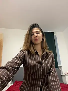 Snapshot of KiraVixenSweet chatting on 02/27/26, 04:29 KiraVixenSweet online show from 02/27/26, 04:29