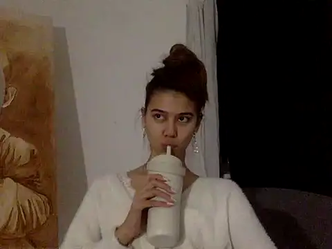 Snapshot of KiraVixenSweet chatting on 03/01/26, 06:21 KiraVixenSweet online show from 03/01/26, 06:21