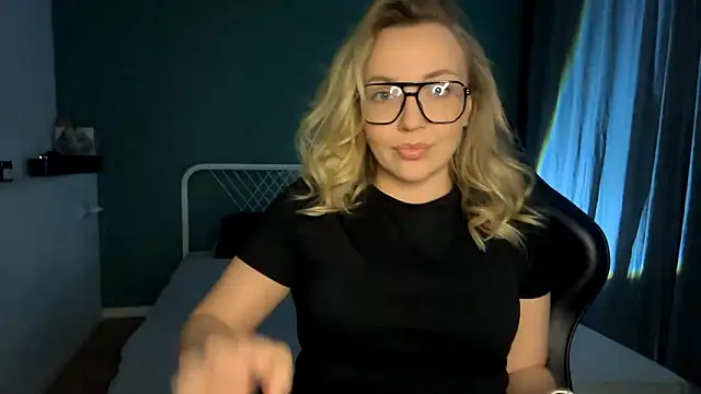 Snapshot of Miabby3 chatting on 02/20/26, 06:41 Miabby3 online show from 02/20/26, 06:41