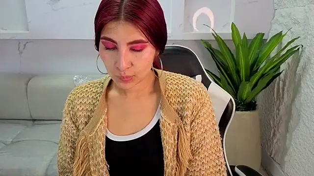 Snapshot of emily__tp chatting on 02/20/26, 12:38 emily tp online show from 02/20/26, 12:38