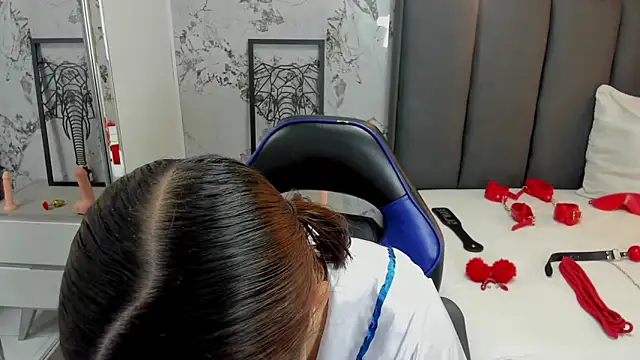 Snapshot of abby_zoee chatting on 05/07/26, 12:21 abby zoee online show from 05/07/26, 12:21