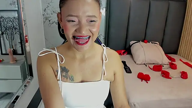 Snapshot of abby_zoee chatting on 05/27/26, 12:13 abby zoee online show from 05/27/26, 12:13