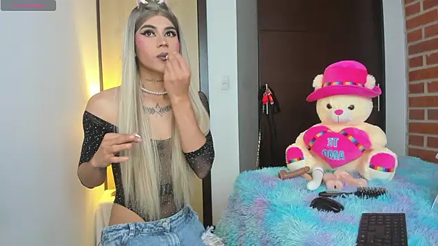 Snapshot of alisoondrean_ chatting on 02/22/26, 01:20 alisoondrean online show from 02/22/26, 01:20