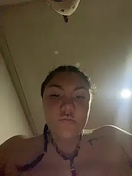 ZoE-sweettt online show from 04/19/26, 02:33