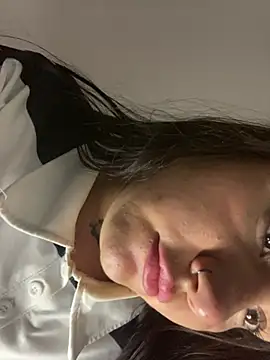 ZoE-sweettt online show from 05/12/26, 01:25