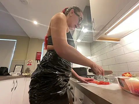 Snapshot of FoxyValentine chatting on 02/16/26, 02:57 FoxyValentine online show from 02/16/26, 02:57