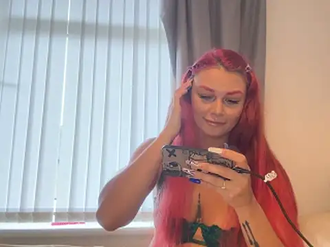 Snapshot of FoxyValentine chatting on 06/27/26, 12:22 FoxyValentine online show from 06/27/26, 12:22