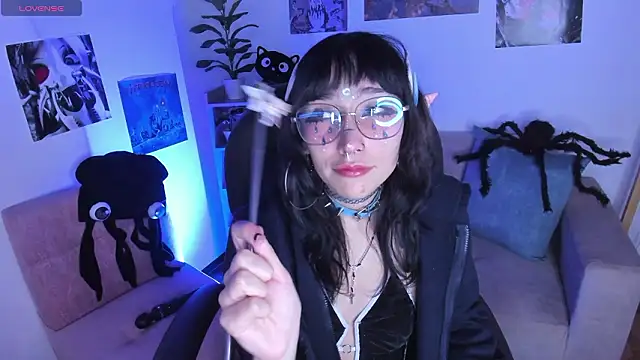 Snapshot of Hoshi_Miuu chatting on 02/18/26, 01:51 Hoshi Miuu online show from 02/18/26, 01:51