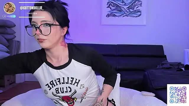 Snapshot of Cotton_dollie chatting on 05/05/26, 01:52 Cotton dollie online show from 05/05/26, 01:52