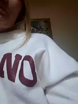 Snapshot of panterasexx chatting on 02/25/26, 02:32 panterasexx online show from 02/25/26, 02:32