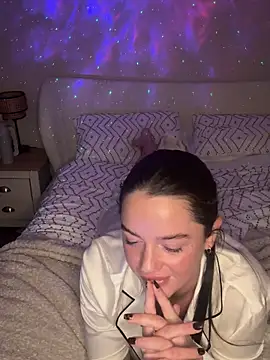 Maisierose online show from 02/15/26, 12:51