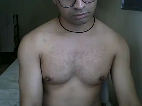 Snapshot of honeybatista chatting on 02/15/26, 05:09 honeybatista online show from 02/15/26, 05:09