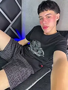 Snapshot of Lucian-greyy chatting on 02/21/26, 04:13 Lucian-greyy online show from 02/21/26, 04:13