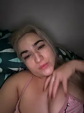 Snapshot of violet-grey chatting on 02/14/26, 01:19 violet-grey online show from 02/14/26, 01:19