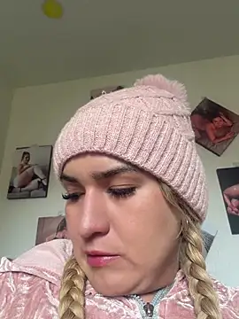 violet-grey online show from 07/23/26, 03:21