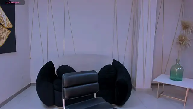 Snapshot of CarolineEvans_x chatting on 02/20/26, 04:31 CarolineEvans x online show from 02/20/26, 04:31