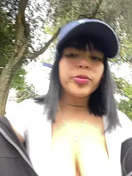 Snapshot of violet19x chatting on 02/18/26, 05:53 violet19x online show from 02/18/26, 05:53