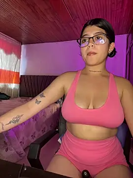 Snapshot of violet19x chatting on 02/23/26, 08:17 violet19x online show from 02/23/26, 08:17