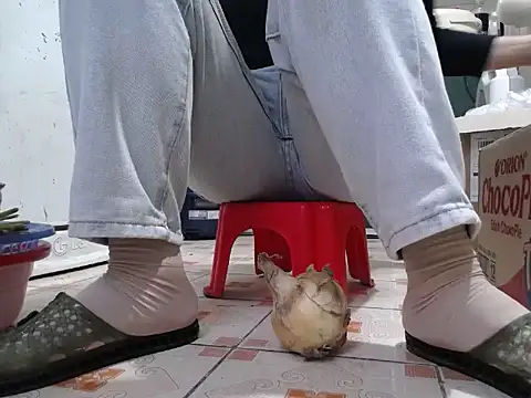 Snapshot of Maila88 chatting on 02/18/26, 11:55 Maila88 online show from 02/18/26, 11:55