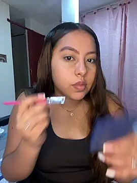Snapshot of Emiily_joee_ chatting on 06/26/26, 03:22 Emiily joee online show from 06/26/26, 03:22