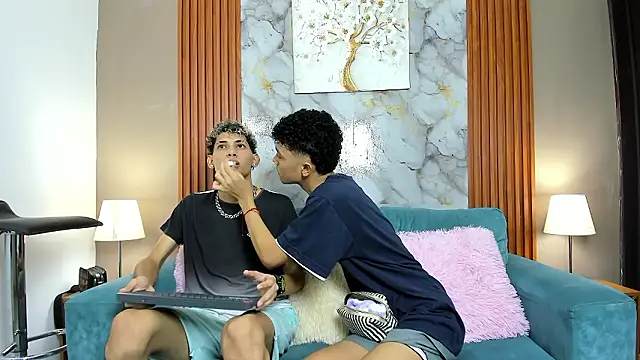 Snapshot of YOUNG_BOYS_HELL chatting on 02/18/26, 01:12 YOUNG BOYS HELL online show from 02/18/26, 01:12