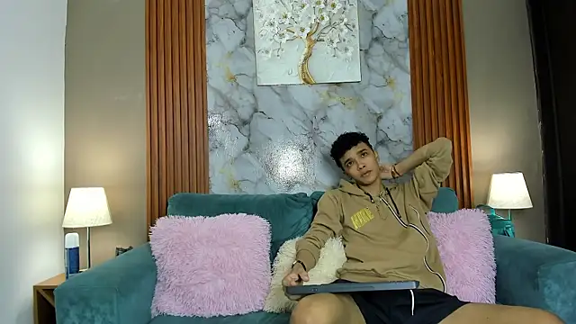 YOUNG BOYS HELL online show from 03/04/26, 01:11