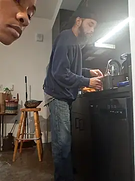 Snapshot of Cinnamonbunn chatting on 02/27/26, 07:30 Cinnamonbunn online show from 02/27/26, 07:30