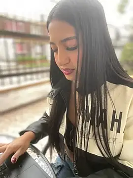 Daniela Pink online show from 04/16/26, 11:44