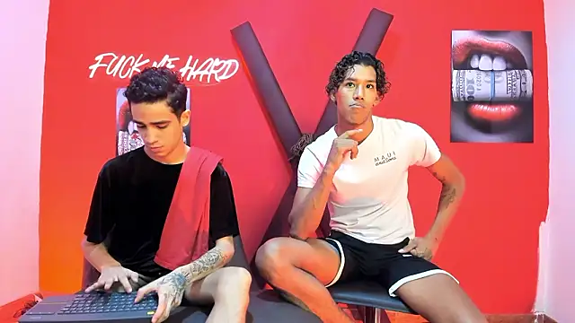 Snapshot of GREEN_BOYS chatting on 02/17/26, 07:27 GREEN BOYS online show from 02/17/26, 07:27