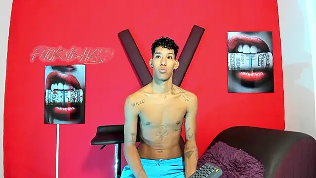 GREEN BOYS online show from 03/10/26, 07:24