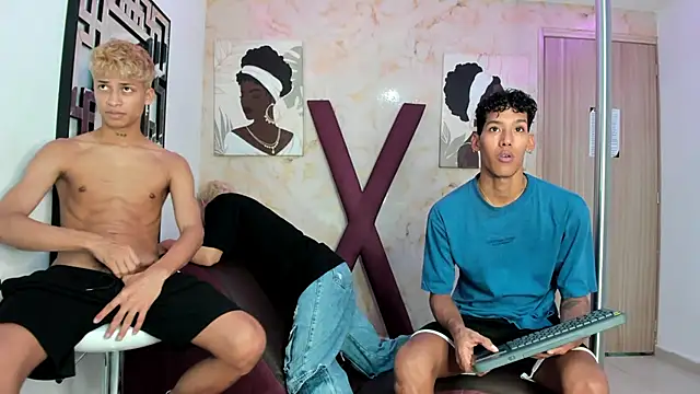 GREEN BOYS online show from 03/29/26, 05:07