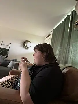 Snapshot of plushietoy chatting on 02/23/26, 08:06 plushietoy online show from 02/23/26, 08:06