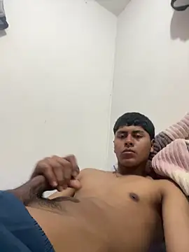 Snapshot of Miguel_960 chatting on 02/22/26, 10:52 Miguel 960 online show from 02/22/26, 10:52