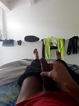 Snapshot of isuru_lakshan chatting on 02/25/26, 01:32 isuru lakshan online show from 02/25/26, 01:32