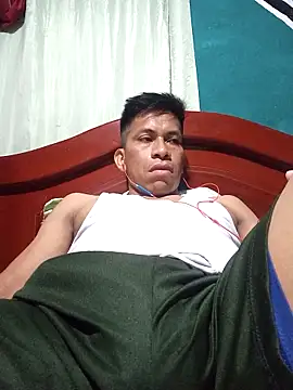 Snapshot of yisusalejo chatting on 03/25/26, 03:34 yisusalejo online show from 03/25/26, 03:34