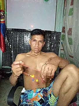 Snapshot of yisusalejo chatting on 04/30/26, 01:23 yisusalejo online show from 04/30/26, 01:23
