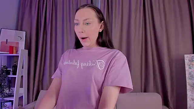 Snapshot of LorindaPliner chatting on 02/28/26, 07:04 LorindaPliner online show from 02/28/26, 07:04