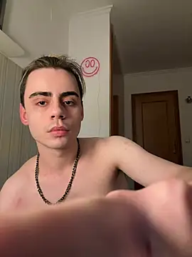 YourFavouriteTwink online show from 02/15/26, 10:39