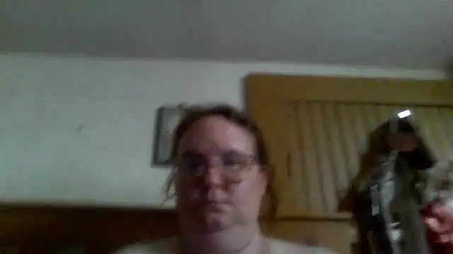 naughty queen1 online show from 04/23/26, 08:55