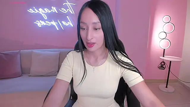 Snapshot of AmaraDivine chatting on 05/17/26, 11:34 AmaraDivine online show from 05/17/26, 11:34