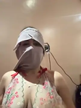 Snapshot of Lamarab chatting on 02/16/26, 10:39 Lamarab online show from 02/16/26, 10:39