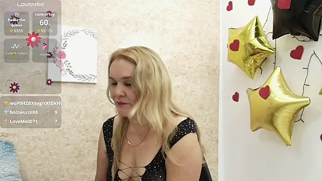 Snapshot of charlotte_milf30 chatting on 02/19/26, 08:27 charlotte milf30 online show from 02/19/26, 08:27